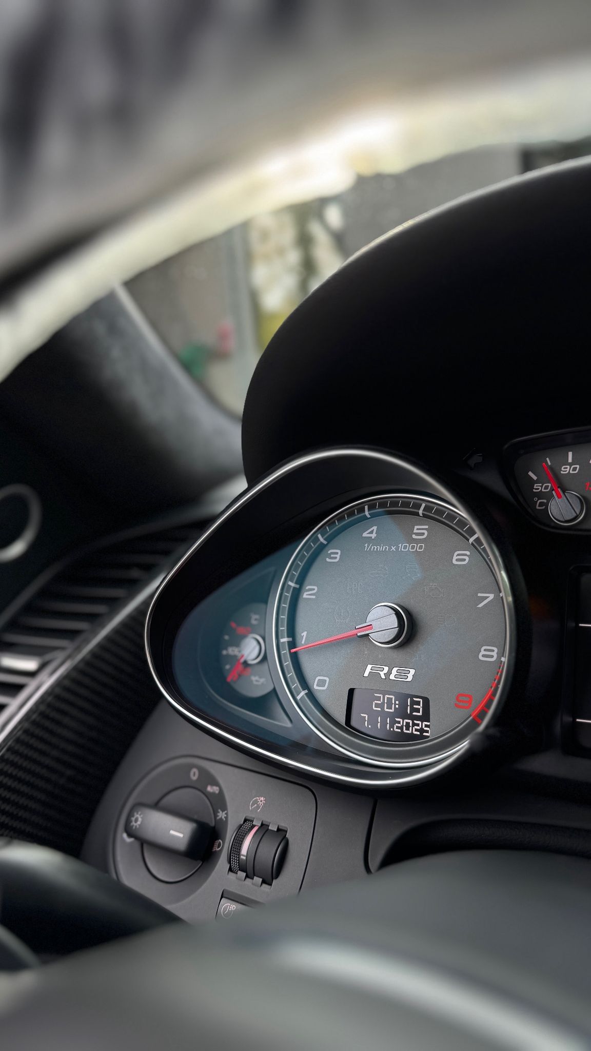 Audi R8 Spyder dashboard