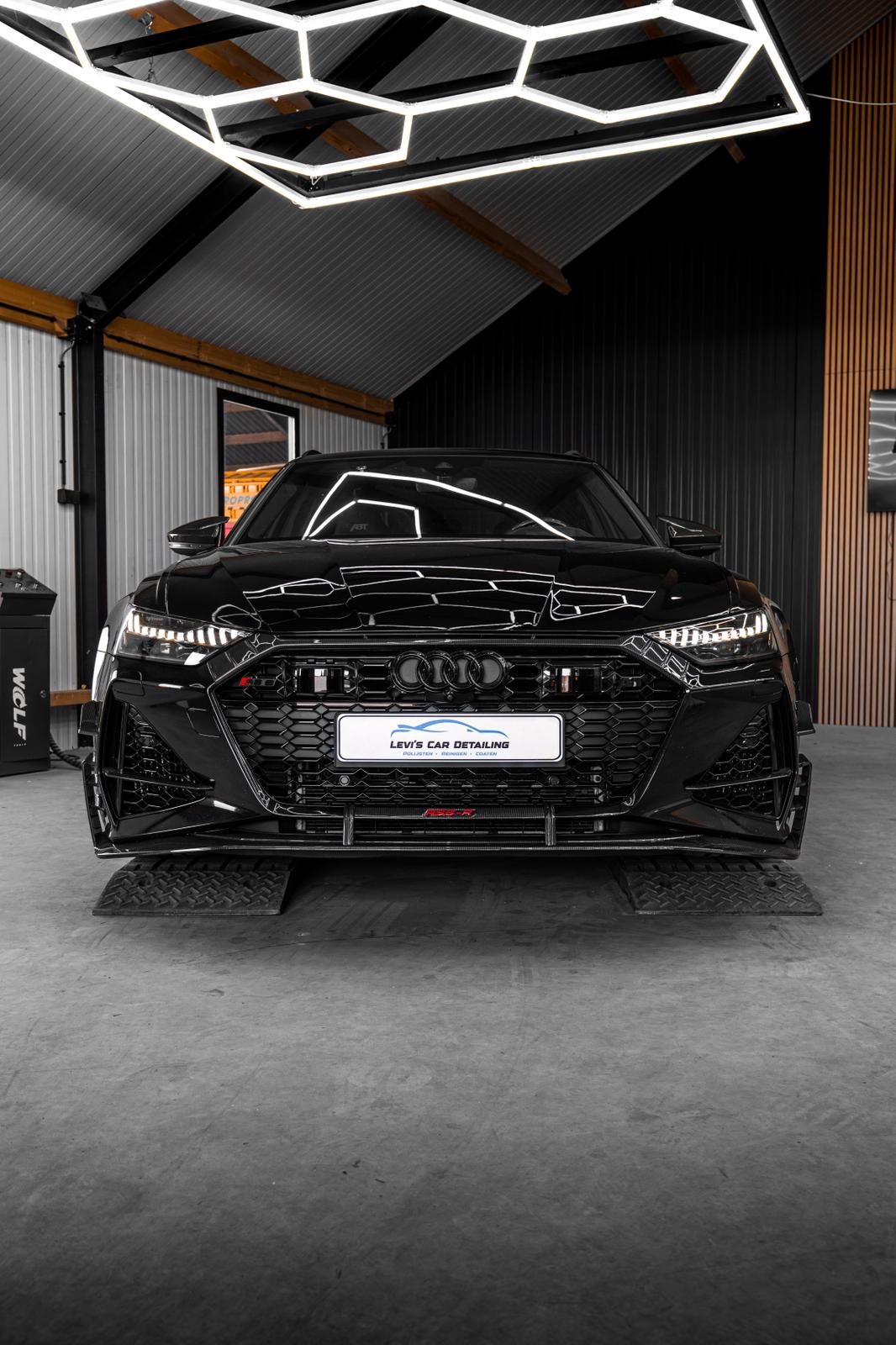 Audi RS6-R ABT frontaanzicht in garage