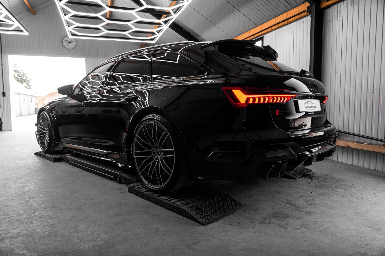 Audi RS6-R ABT achter-3/4 hoek met achterlichten