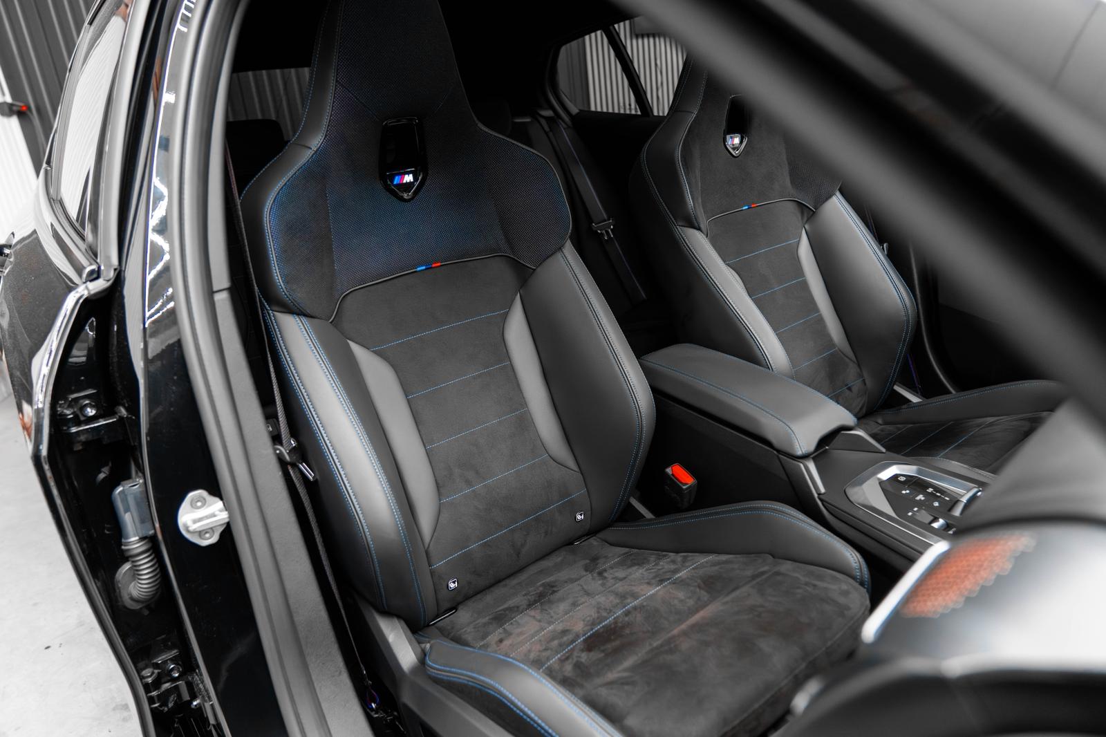 BMW M135 interieur sportstoelen