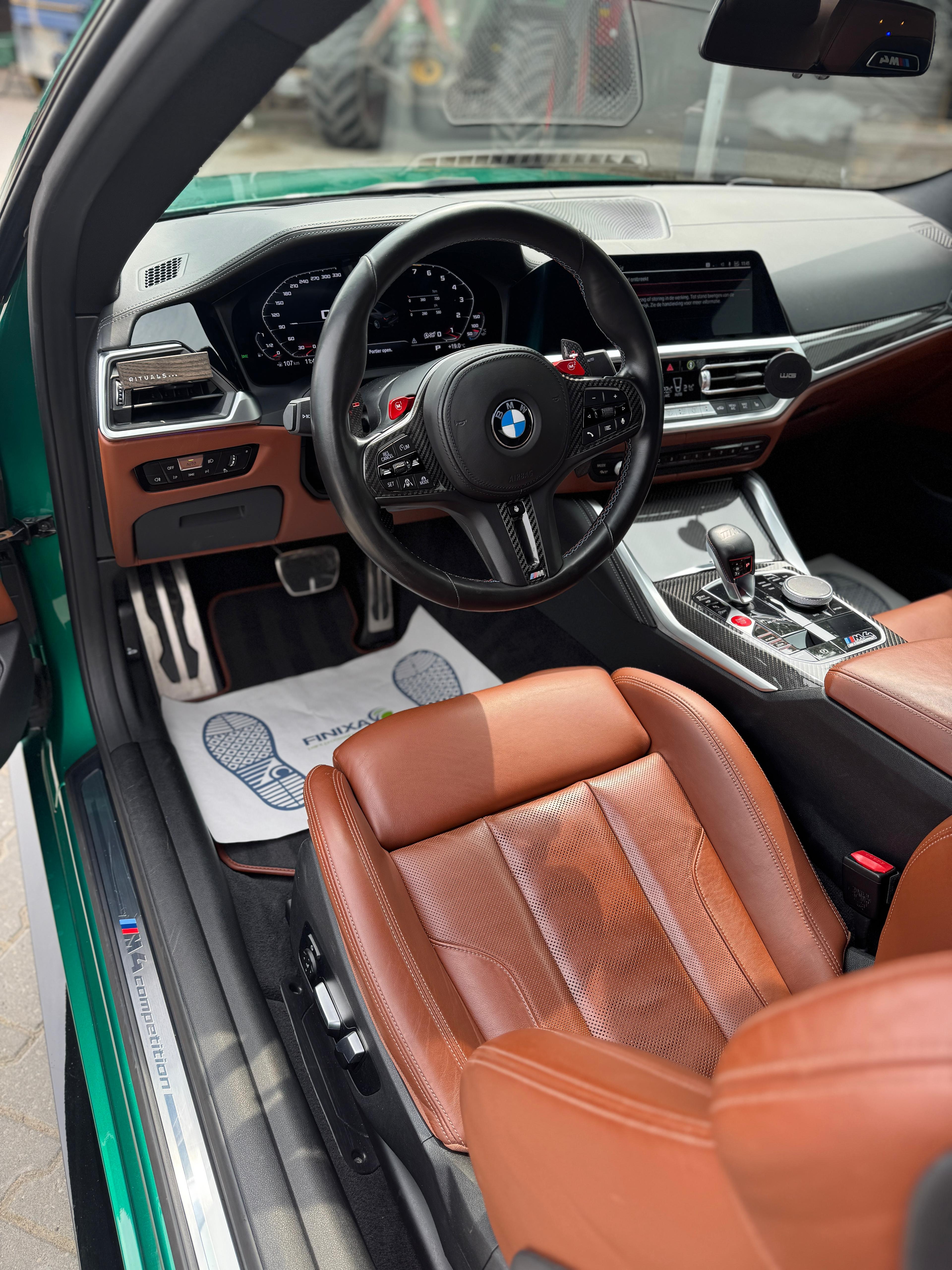 BMW M4 Competition interieur overzicht