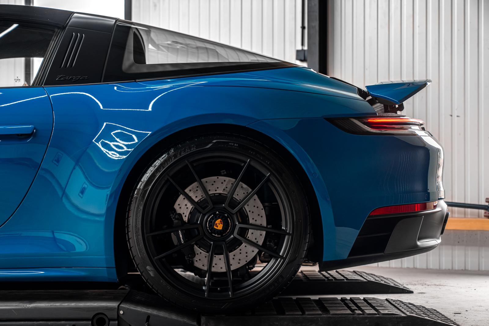 Achtervelg met Targa badge