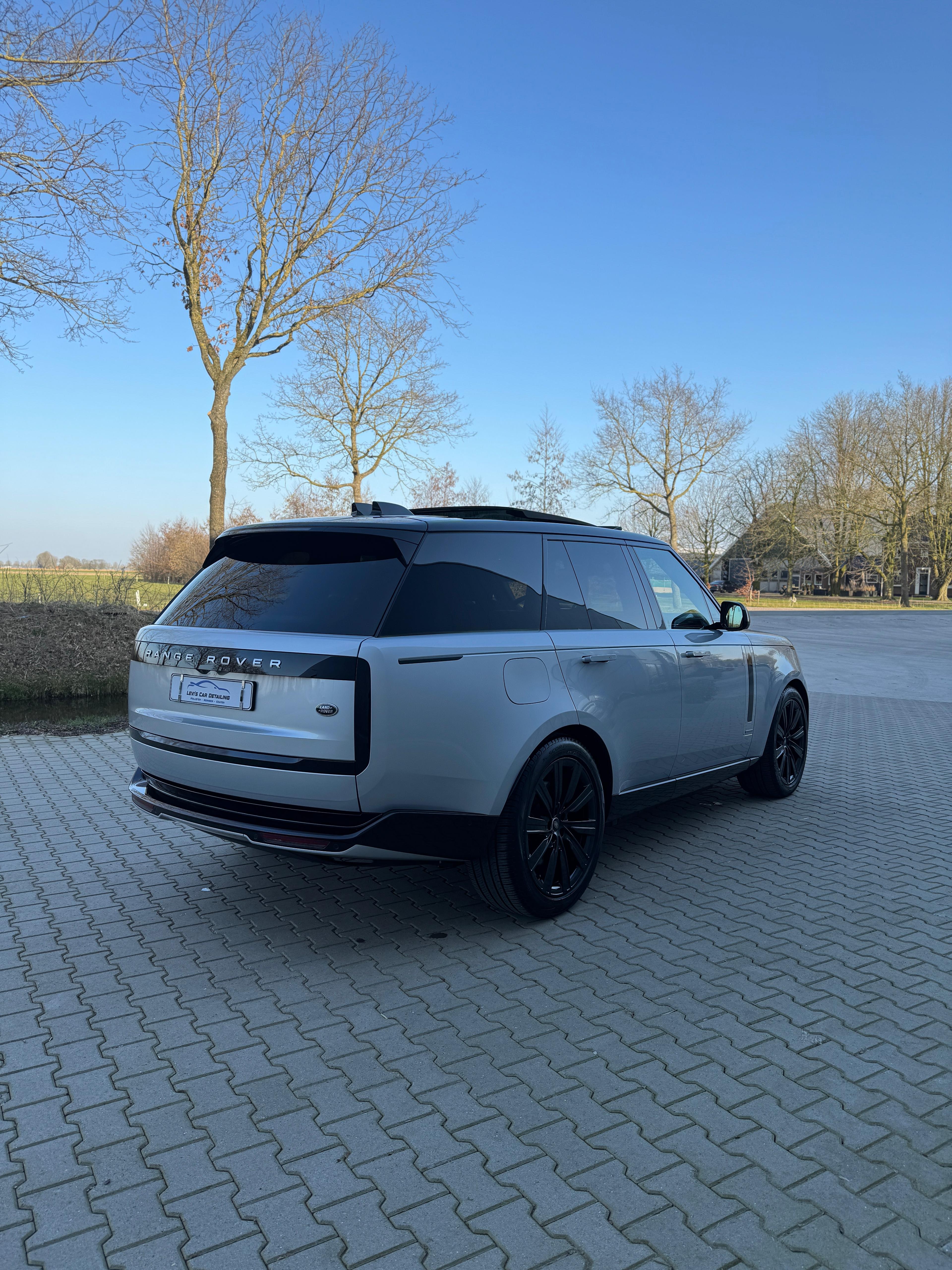Range Rover Sport Autobiography in natuurlijke omgeving