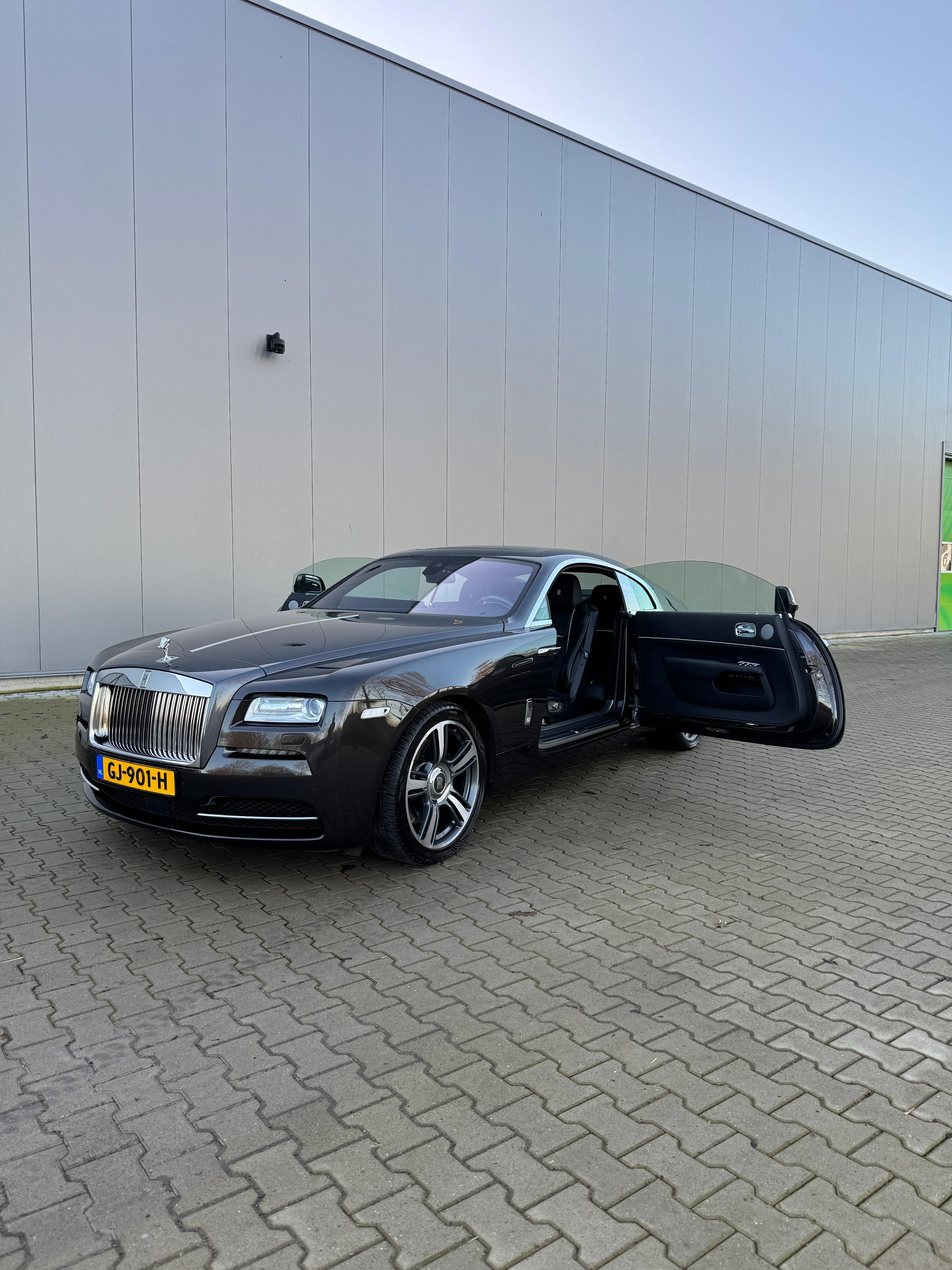 Rolls-Royce Wraith zijaanzicht