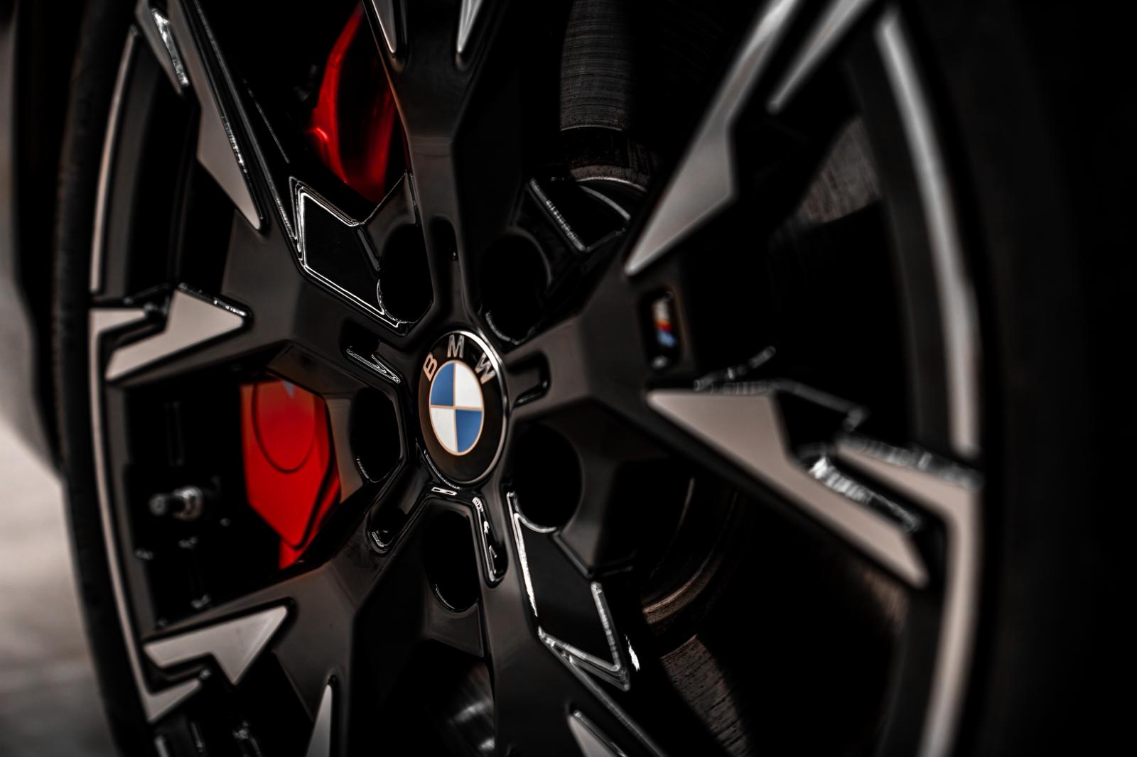 BMW detailing - wheel with red brake caliper